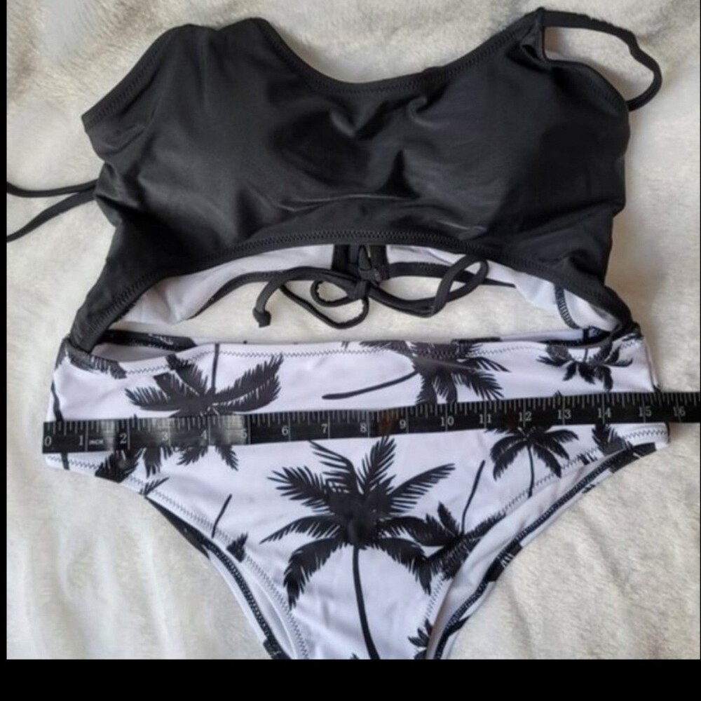 Women's Onepiece Cutout Swimsuit Large